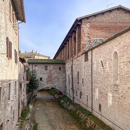1 Bedroom In Apartment *